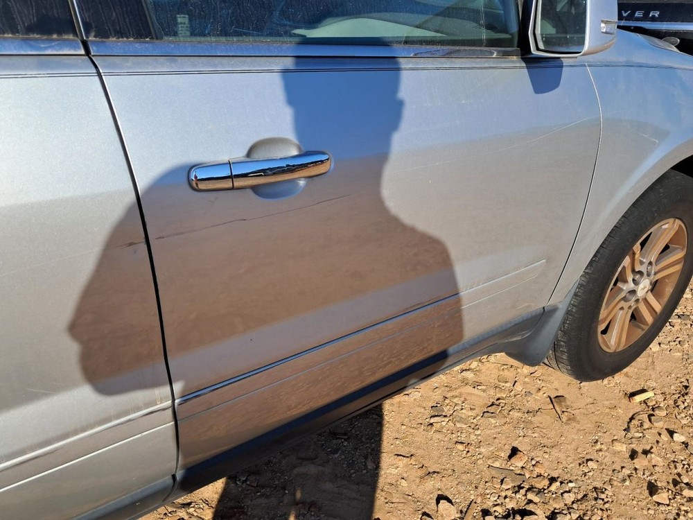 TRAVERSE 2016 Glove Box 4785751