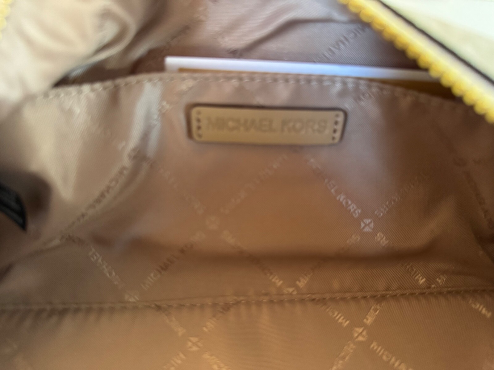 MICHAEL KORS JET SET TRAVEL MEDIUM TRAVEL COSMETIC CASE MK PALE GOLD MULTI