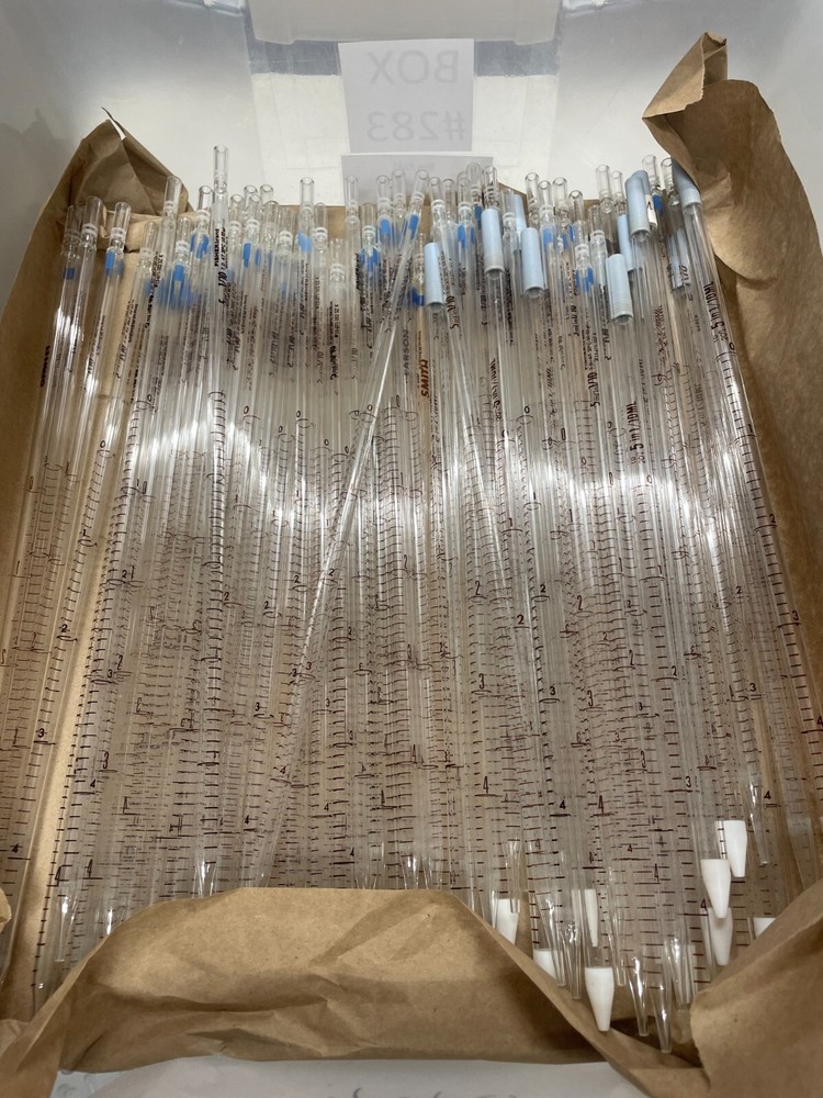 Assorted glass laboratory pipets