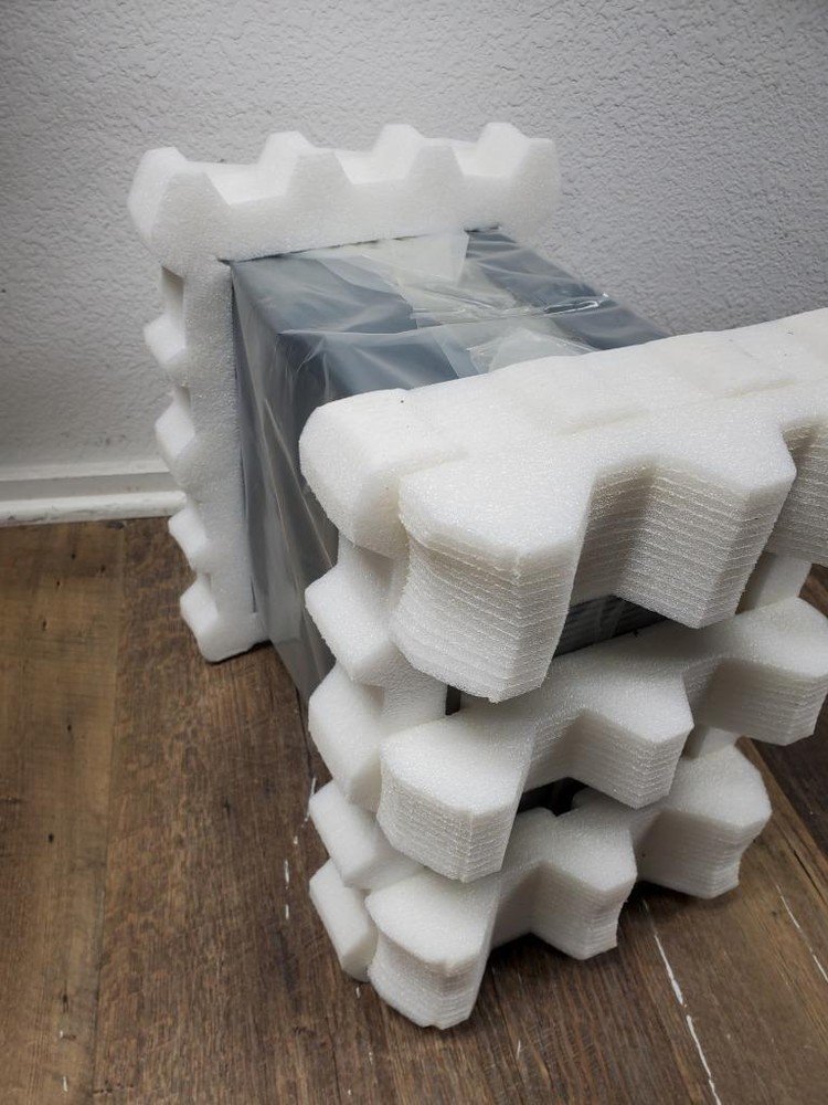 J43 ♻ USRobotics USR8700 Serial ATA 4-Drive NAS ♻