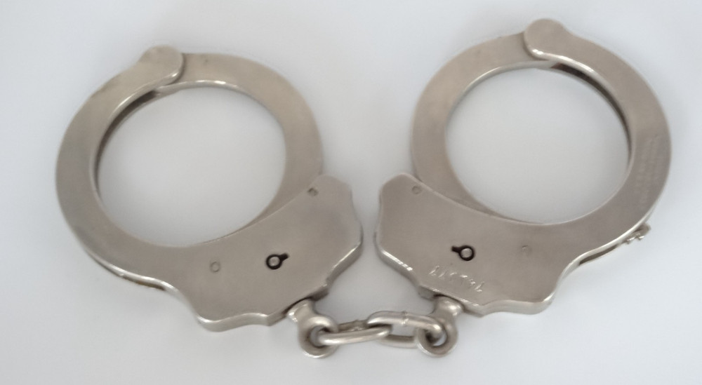 VINTAGE PEERLESS HANDCUFFS