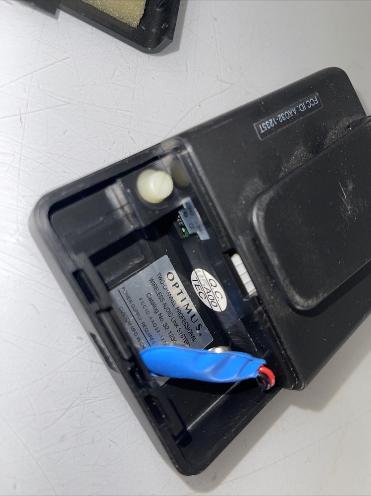 OPTIMUS 2 Channel 170 Mhz FM Wireless Transmitter