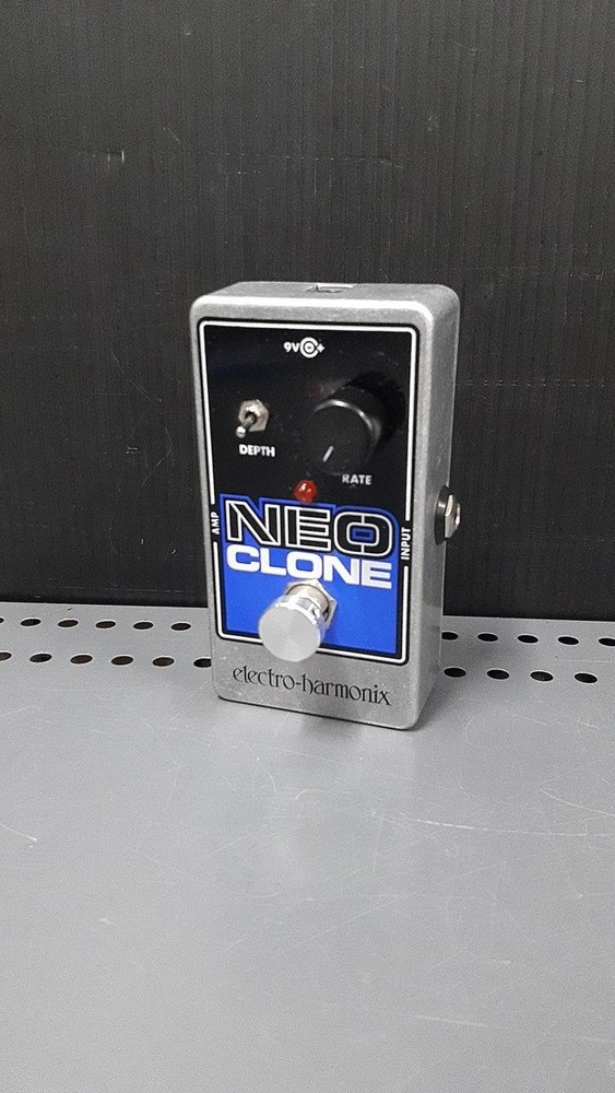 Electro-Harmonix Neo Clone Analog Chorus Guitar Effect Pedal Used