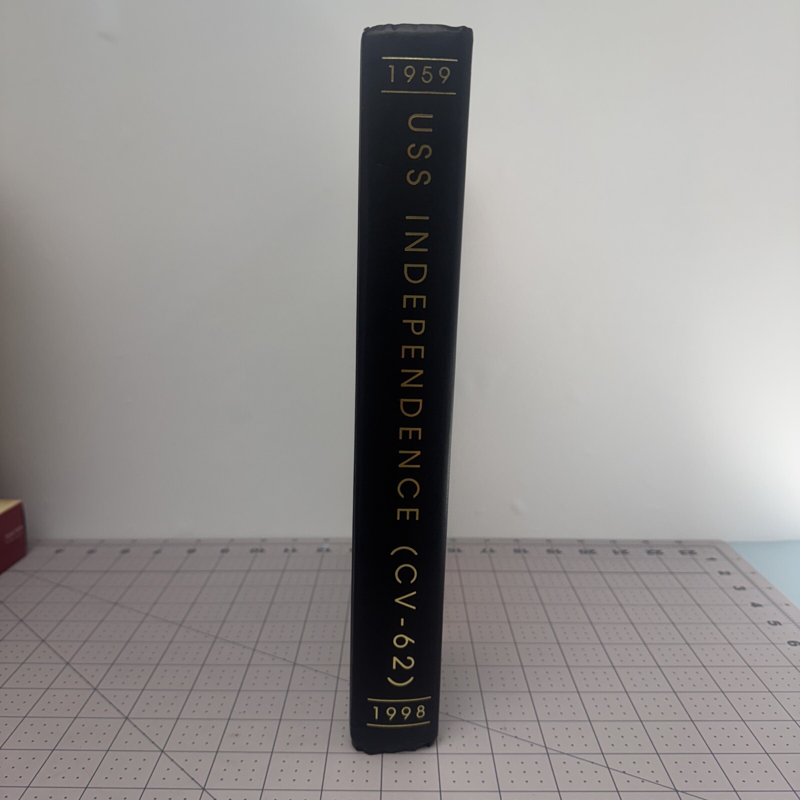 USS INDEPENDENCE CV-62 FINAL DEPLOYMENT CRUISE BOOK YEAR 1998 U S NAVY Carrier