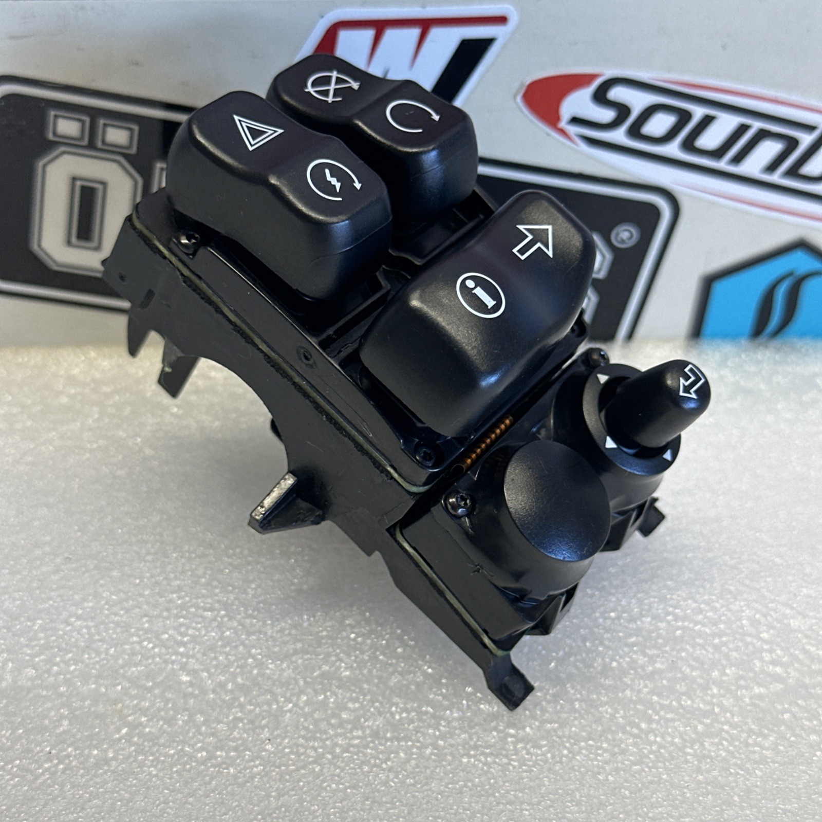 14-23 OEM Harley Touring Switchpack RIGHT Side Switch Pack Control - 71500129C