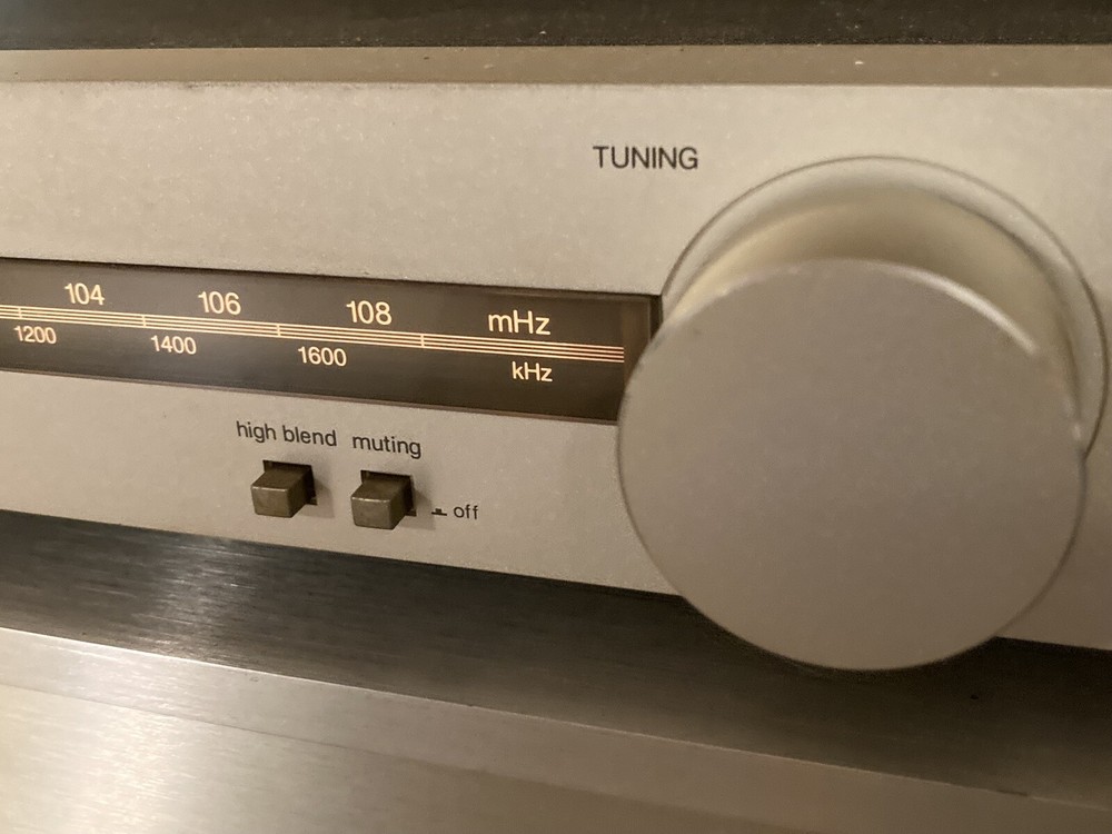 Harman Kardon TU610 Linear Phase AM/FM Tuner Silver Tested Working