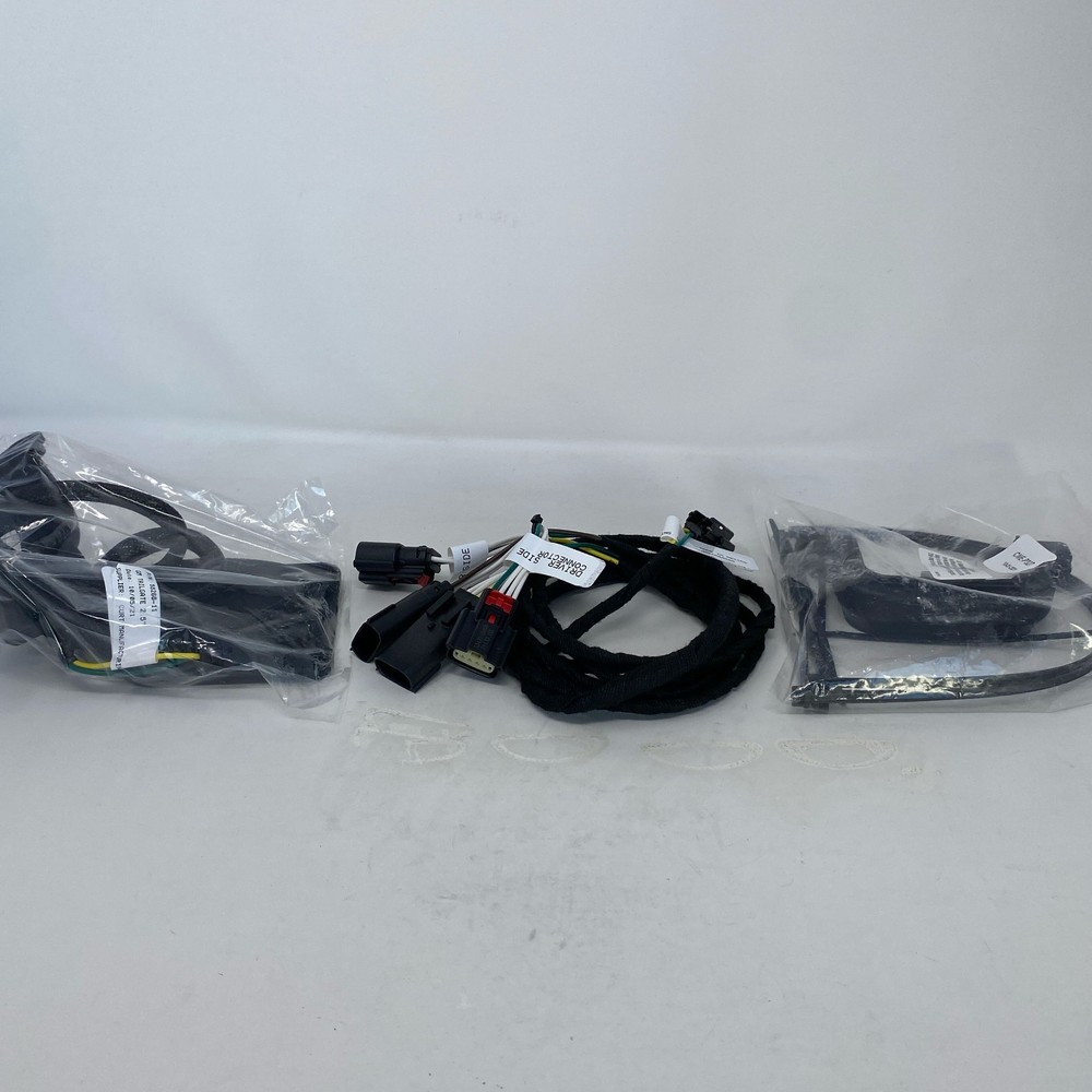 CURT 58266 MultiPro Tailgate Sensor, Black, 2.5in Hitch Cap