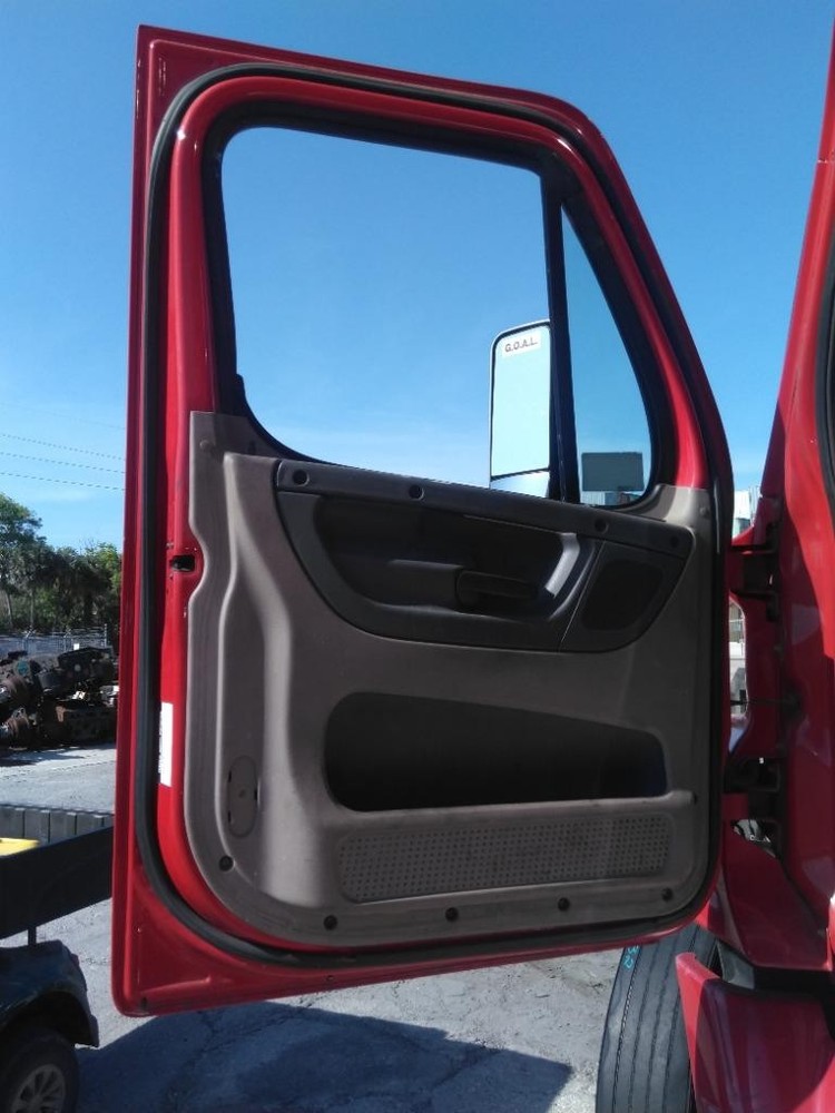 For 2012 FREIGHTLINER CASCADIA 113-125 DOOR ASSEMBLY Left ,  FL