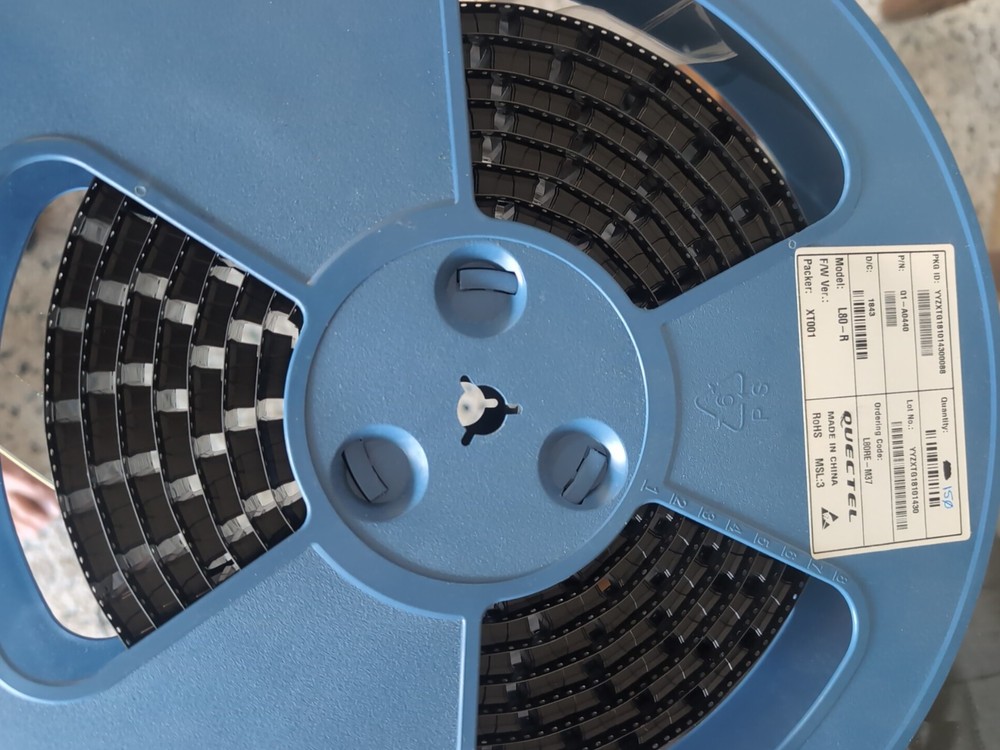 L80r-M37 GPS Transceiver Module 1.575GHz Integrated Ceramic antenna-Quectel