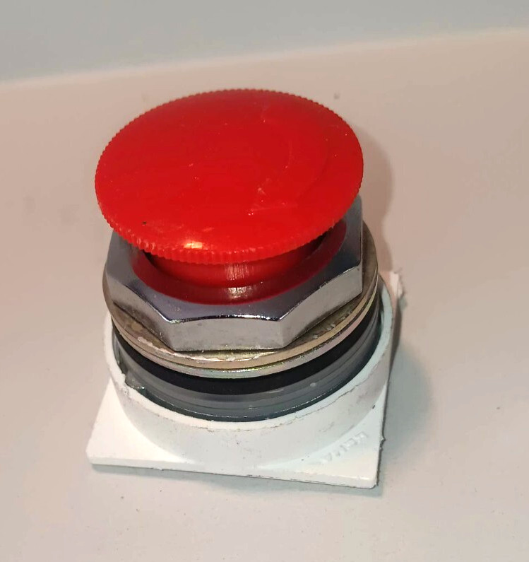 General Electric CR104PTR20A0R Pushbutton Switch, E Stop, Emergency Stop Switch