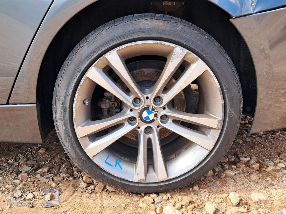 320I 2014 Glove Box 4816732