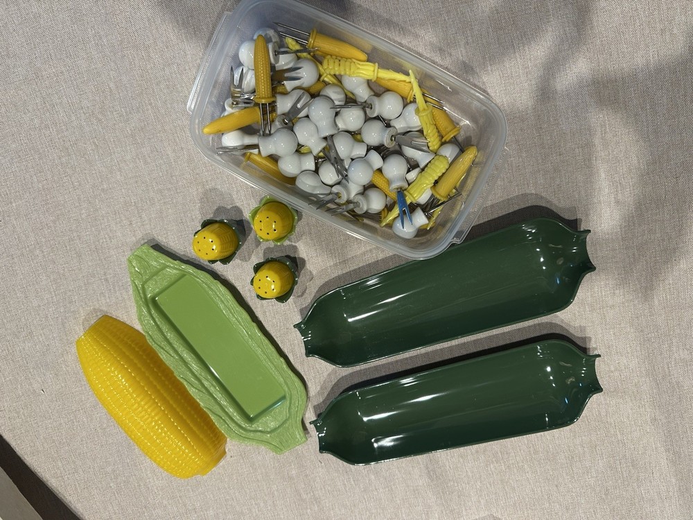 Vintage Stanley Hostess Party corn on the cob server set