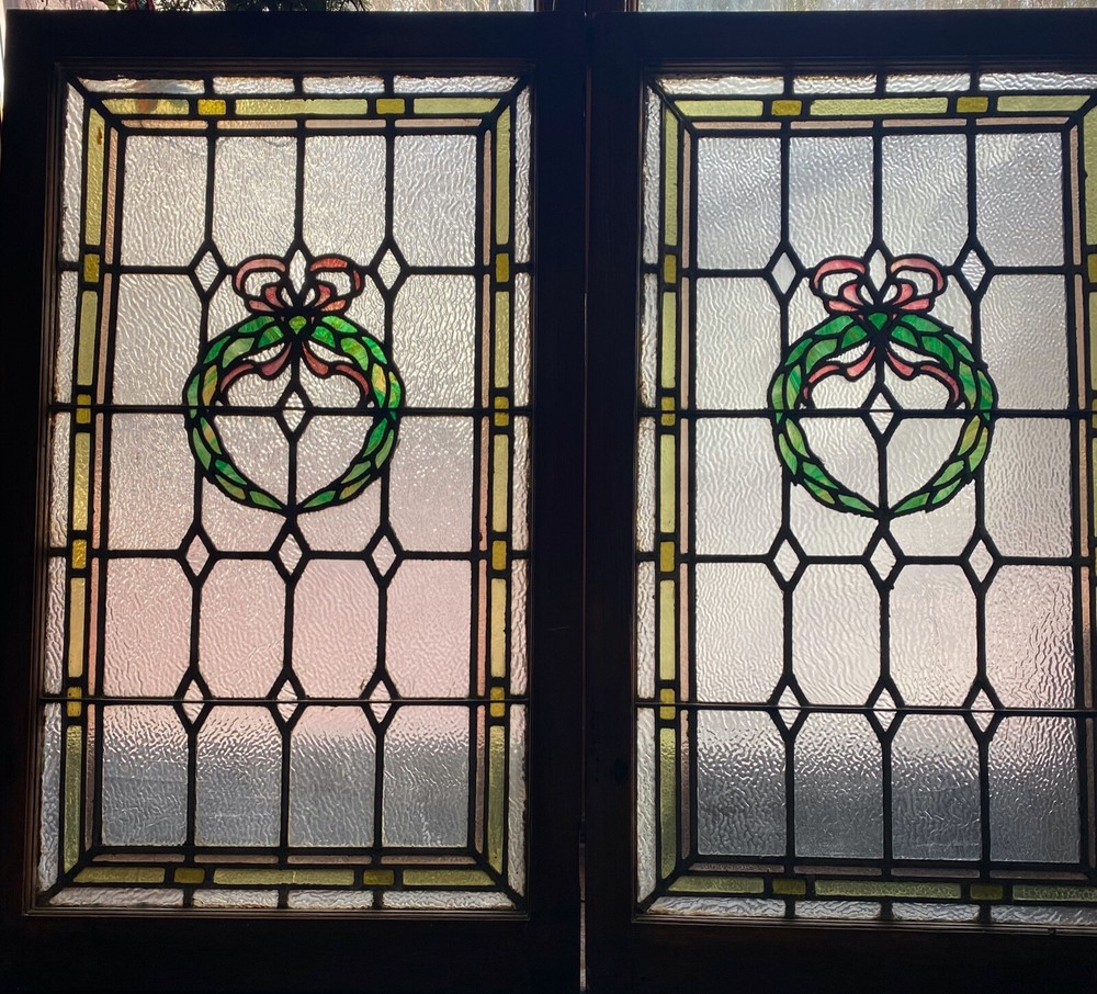 stained glass wreath window
