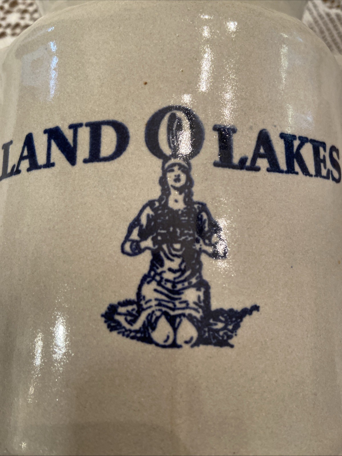 2000 Red Wing Land O Lakes Utensil Crock With Indian Maiden On It #1057/2000