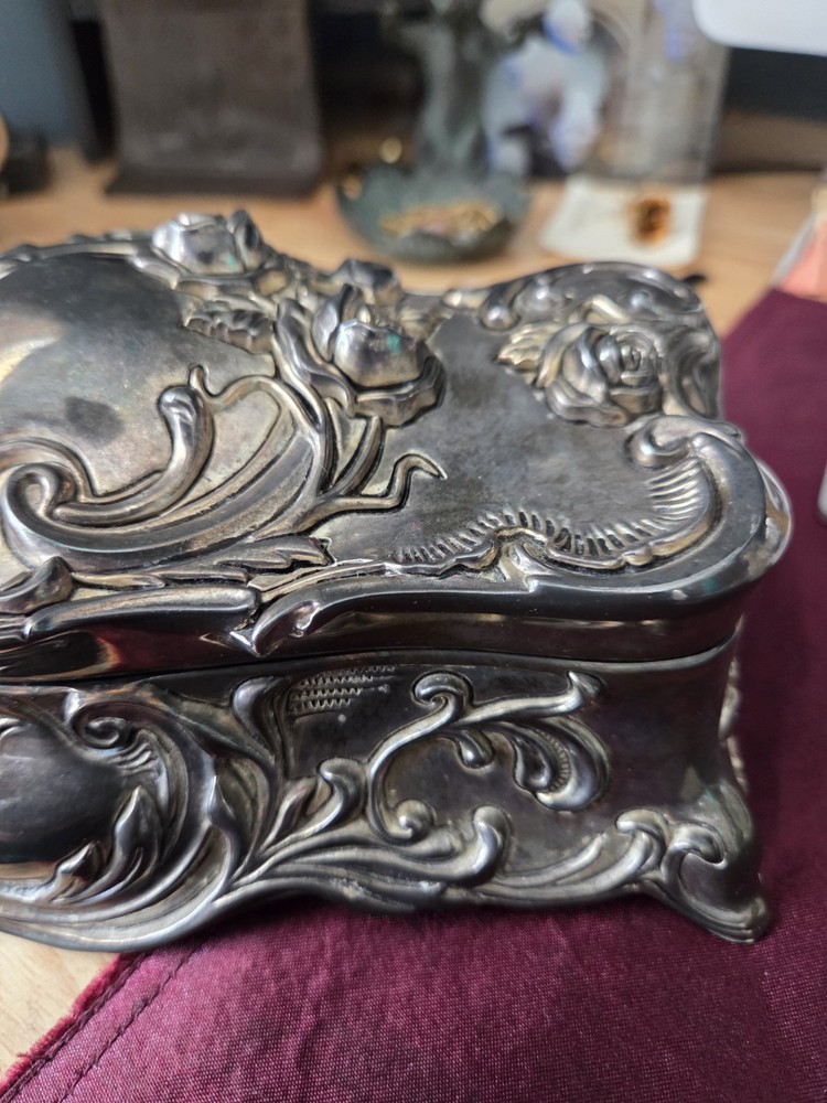 Vintage Wallace Silverplated Art Nouveau Jewelry Musicbox 1950-1960s Coffin Shap