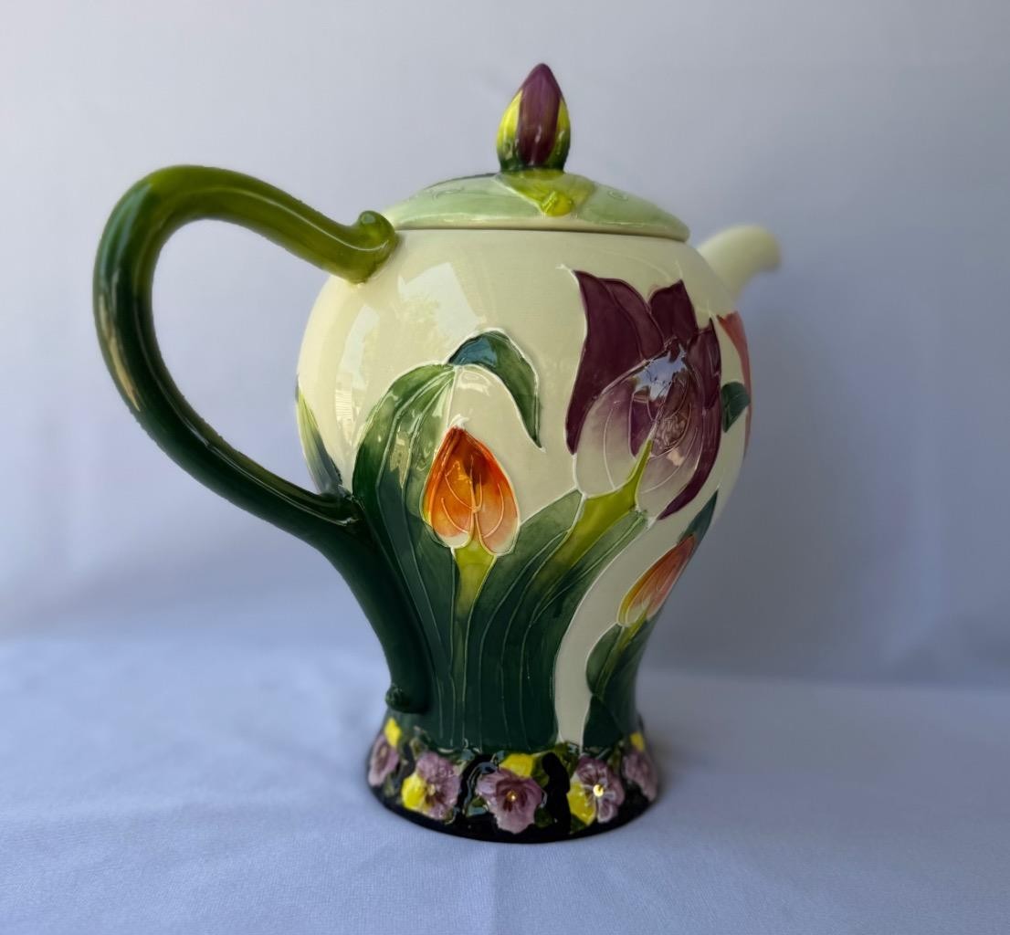 Blue Sky Clayworks Jeanette McCall Tulip Icing on the cake Ceramic Tea Pot New