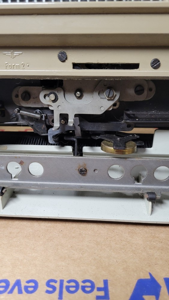 ADLER J5 TYPEWRITER NOTE WITH CASE