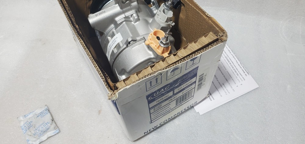 A/C Compressor-7sas18a Compressor Assembly UAC CO 11521C