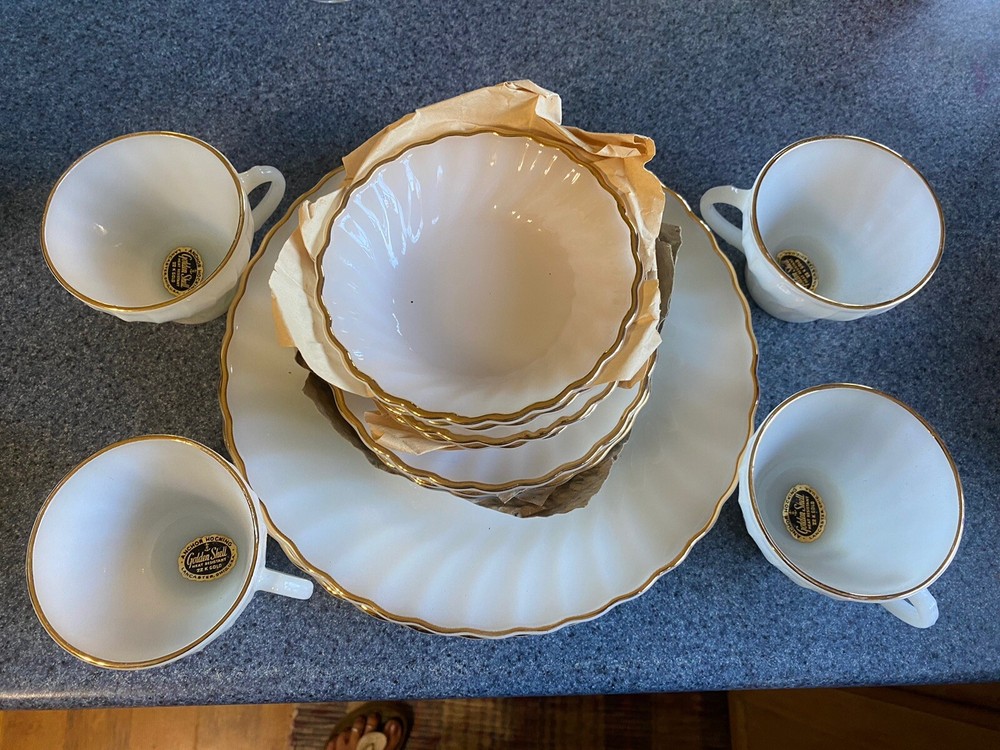 ANCHOR HOCKING GOLDEN SHELL DINNER SET 16 pc NOS