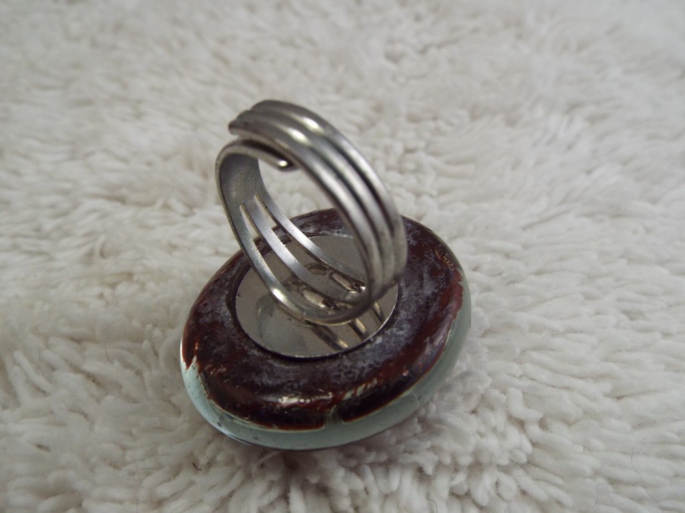 Silvertone Glass Ring ~ Adjustable Size 6-8 (D20)