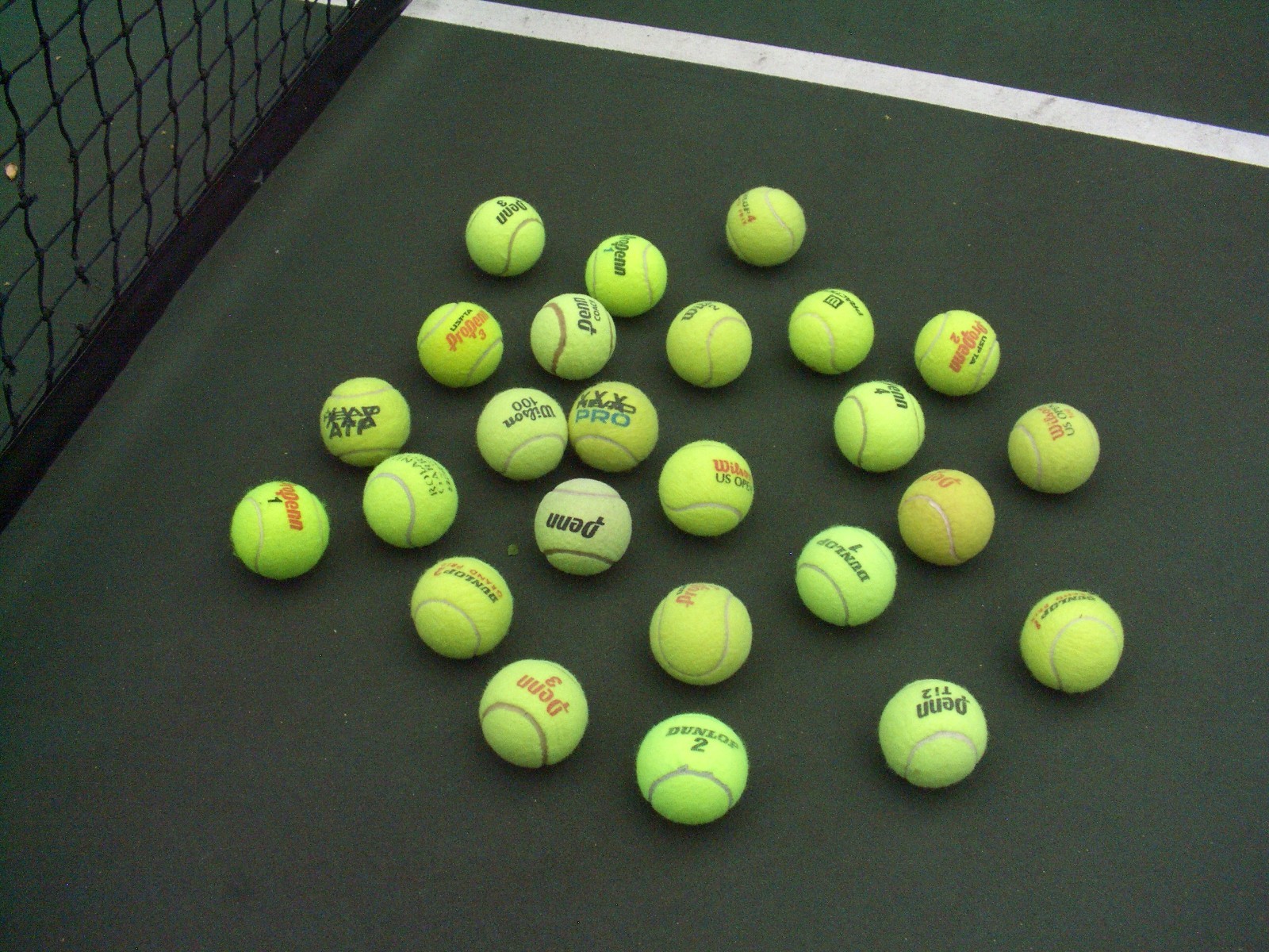 25 USED Tennis Balls ~ Dog Toy Catch Baseball~Walker Table Chair feet~FREE SHIP!