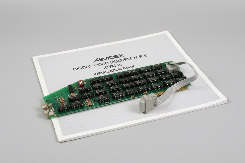 Amdek Digital Video Multiplexer II (DVM-II) – RGB Video Interface