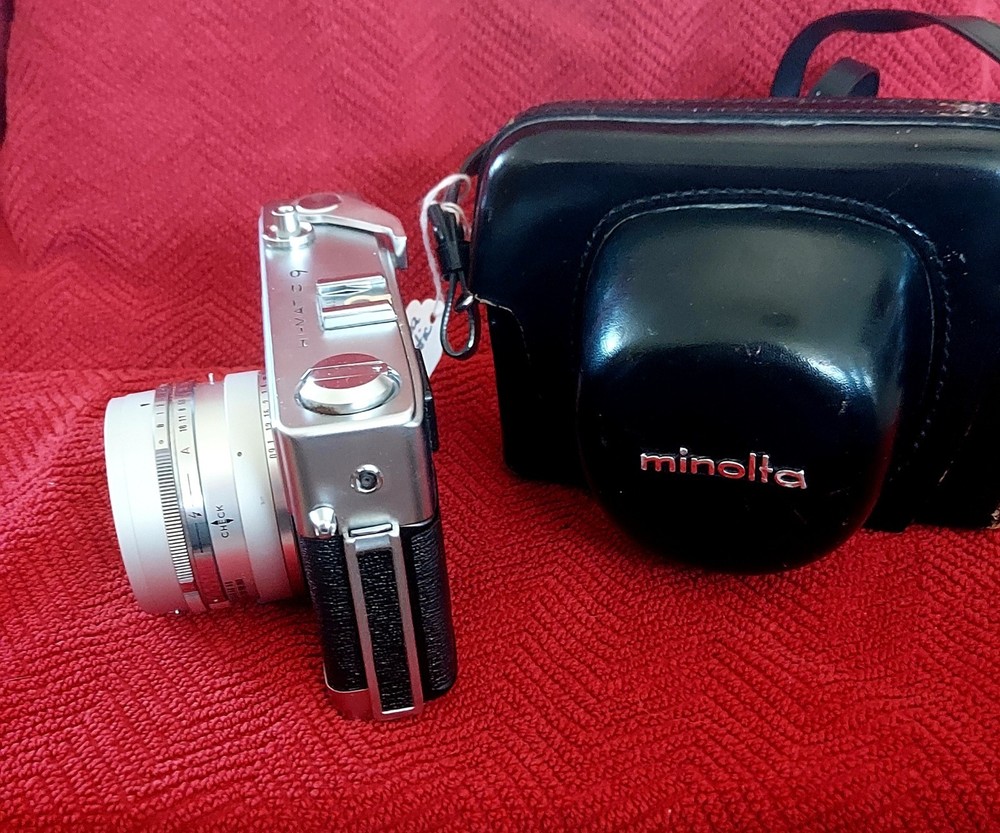 Minolta EASY FLASH Silver Black Vintage Rangefinder Camera with Case