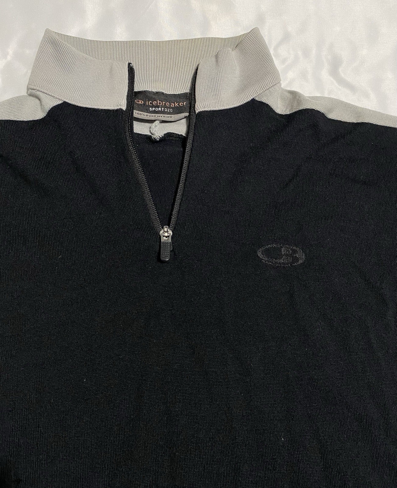 Icebreaker Sport 320 Mens Sz M Black/Gray 1/4 Zip 100% Merino Wool Base Layer