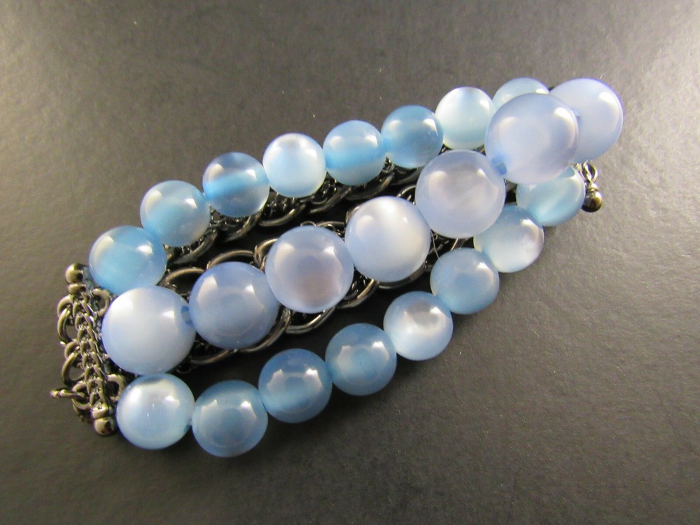 STRETH BRACELET SILVER TONE CHAINS BLUE MOONGLOW BEADS (E2)