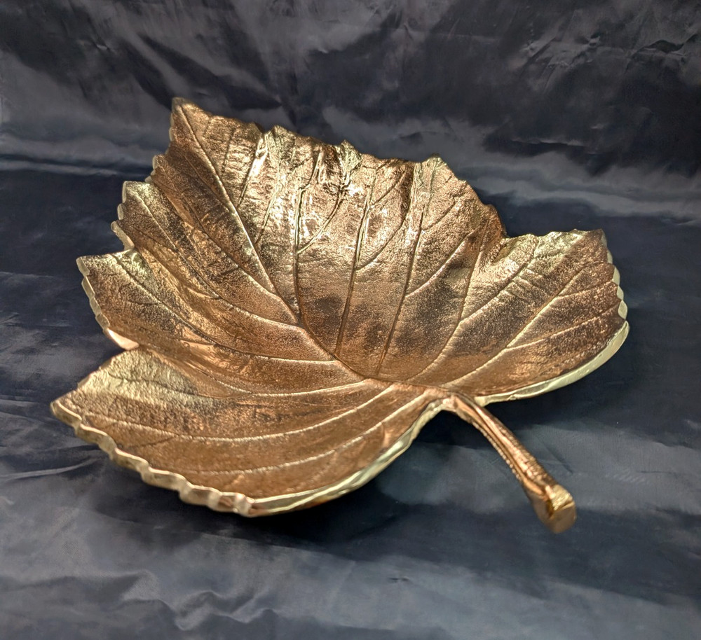Aluminum Silver/Gold Maple Leaf Plate