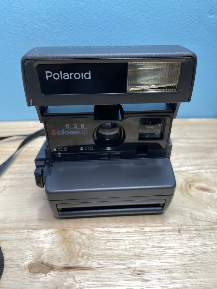 Polaroid 636 Closeup Instant Camera Untested