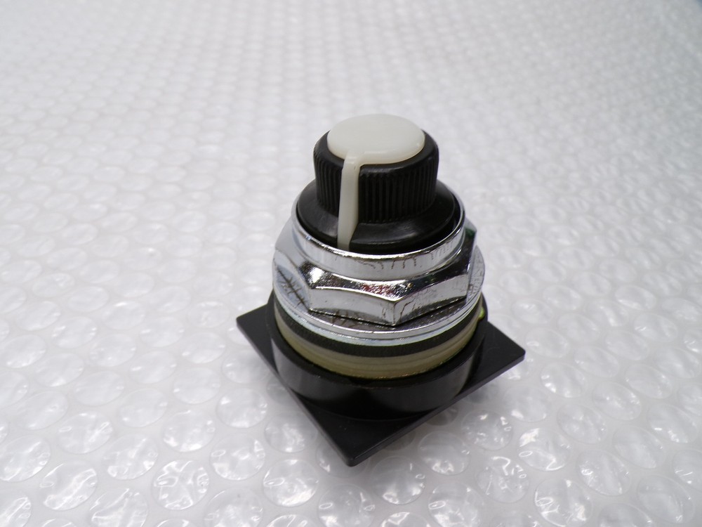 GENERAL ELECTRIC CR104PXP POTENTIOMETER OPERATOR (AS PICTURED) NSMP