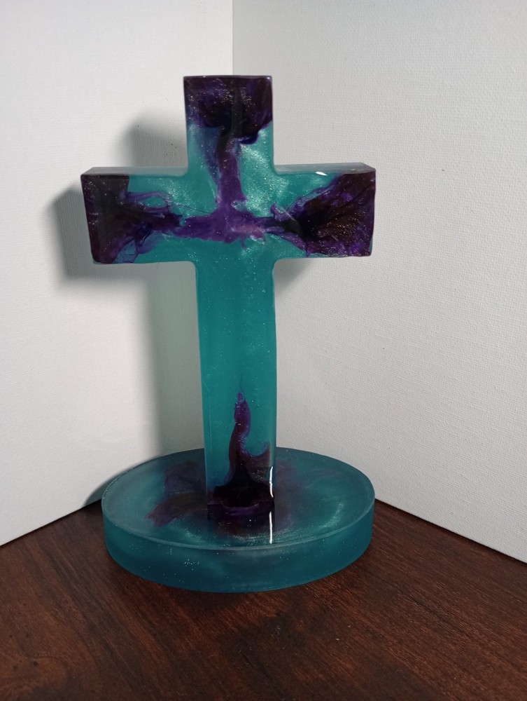 6" Cross with stand