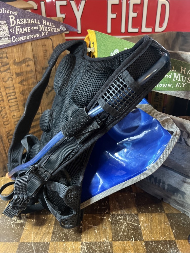 Brooks Stride Pack Hydration System Black with Adjustable Straps DKL Quality