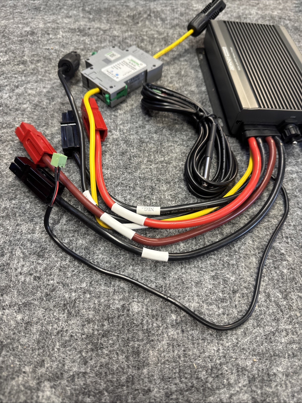 Renogy 12V 50A DC-DC Battery Charger w/MPPT Solar Input RV Marine Camping REGO