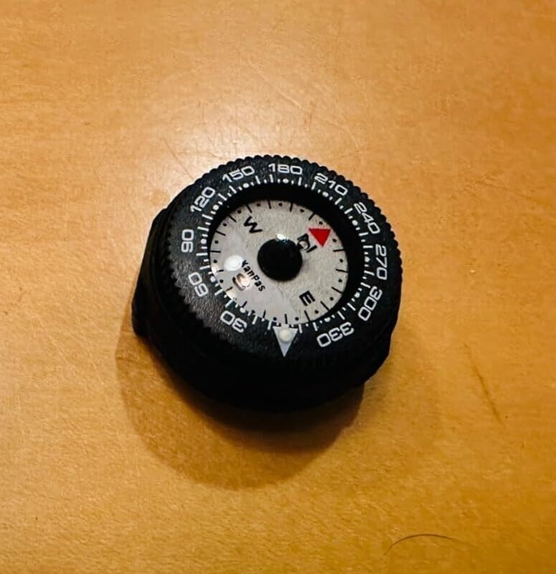Mini Button Map Compass with Turnable Bezel for Watchband Every Day Carry NEW