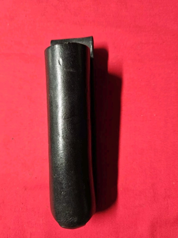 Casco INTL Black Flashlight Pouch. 1"x5".