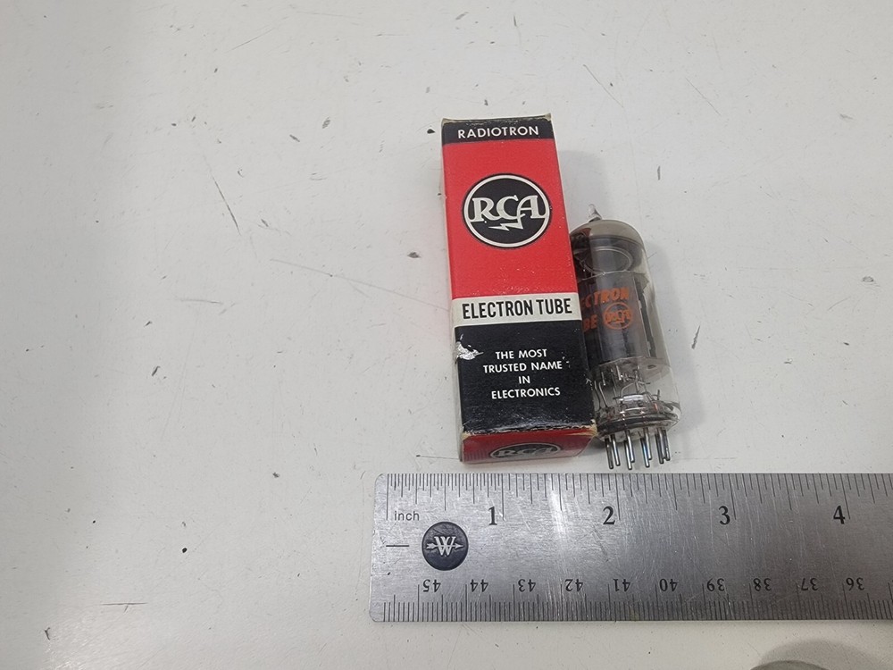 VINTAGE VACUUM ELECTRON TUBE RCA 8KA8