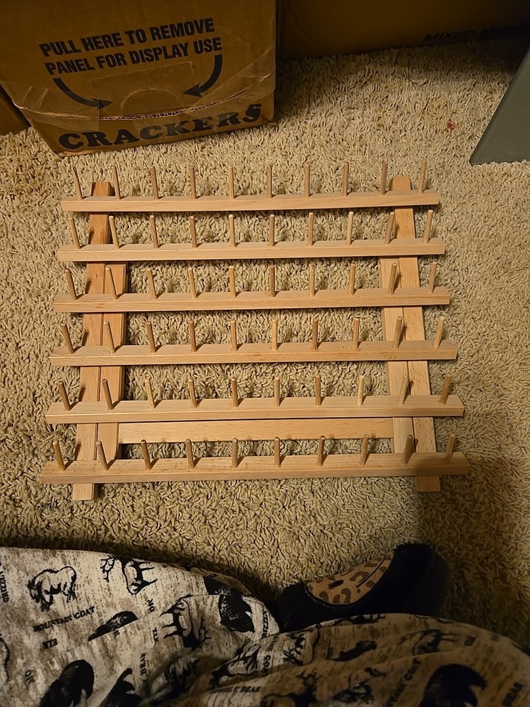 Wooden thread spool rack