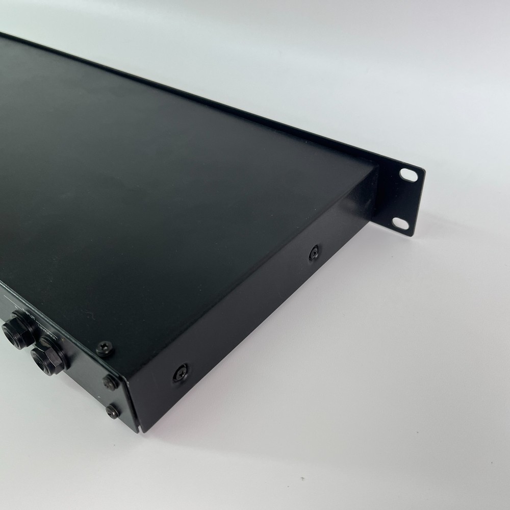 Roland RE-800 Digital Echo Rack Mount Effecter - Tested & working Pre-Owned