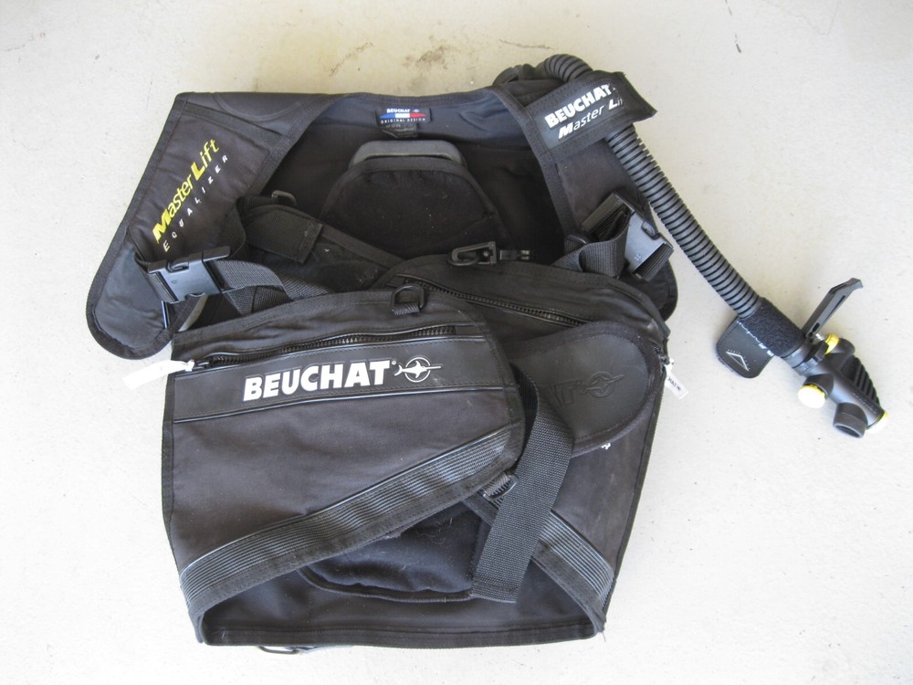Beuchat Master Lift Equalizer Size M Buoyancy Compensator
