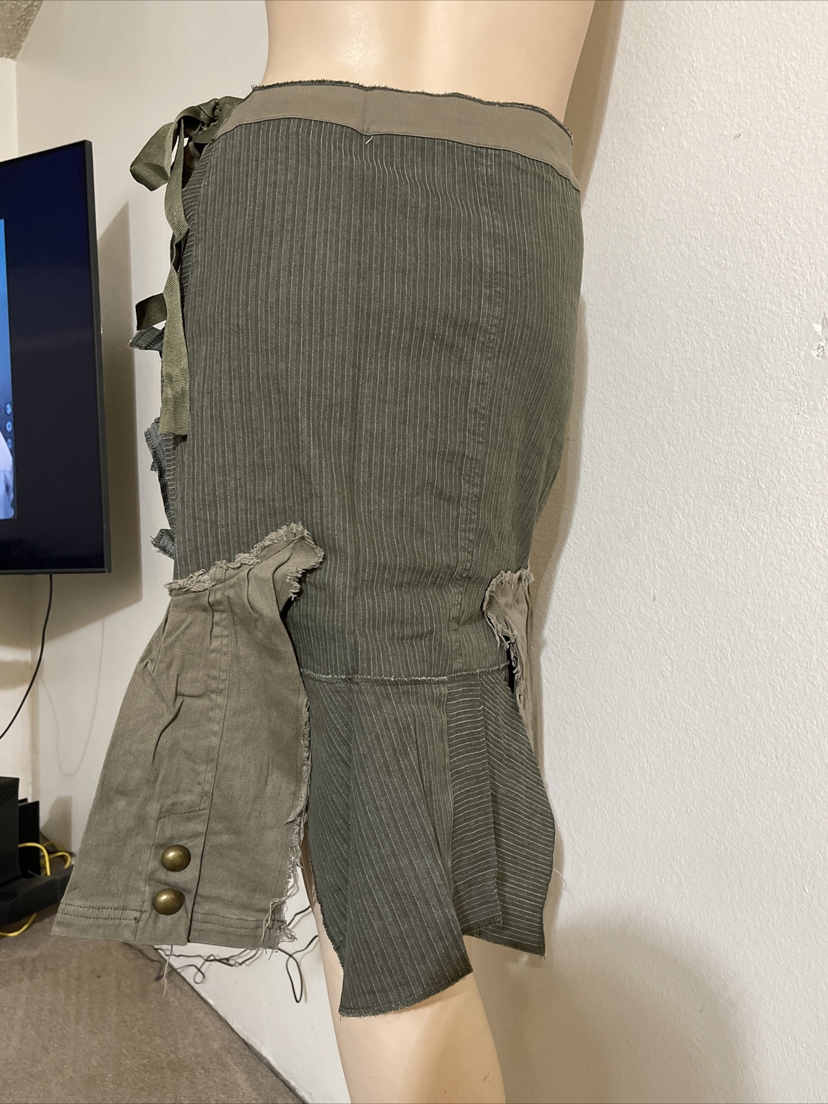 Women’s Forest Green Striped Cotton Casual Asymmetric Button Zipper Size S Skirt