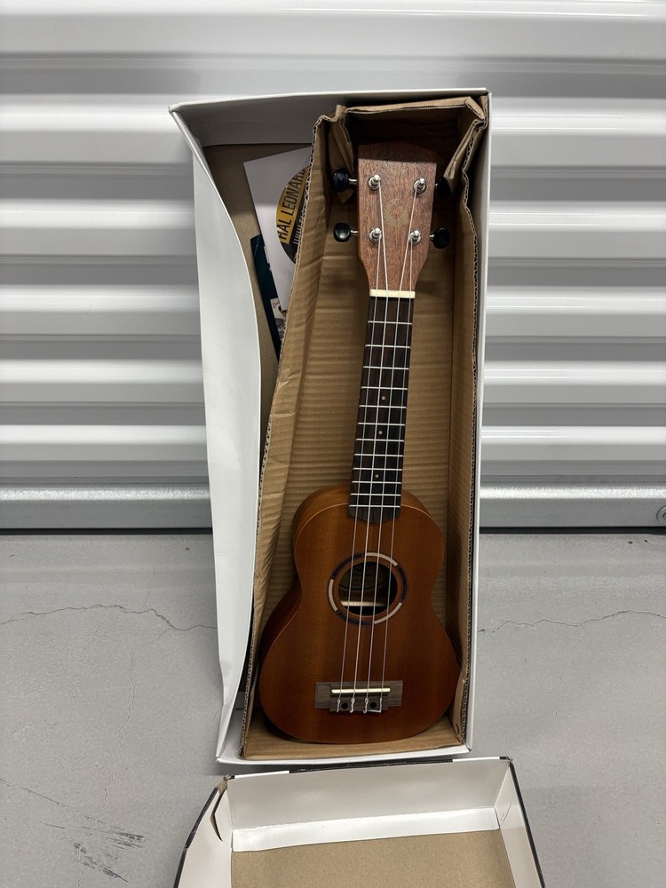 Hal Leonard Ukulele Starter Pack
