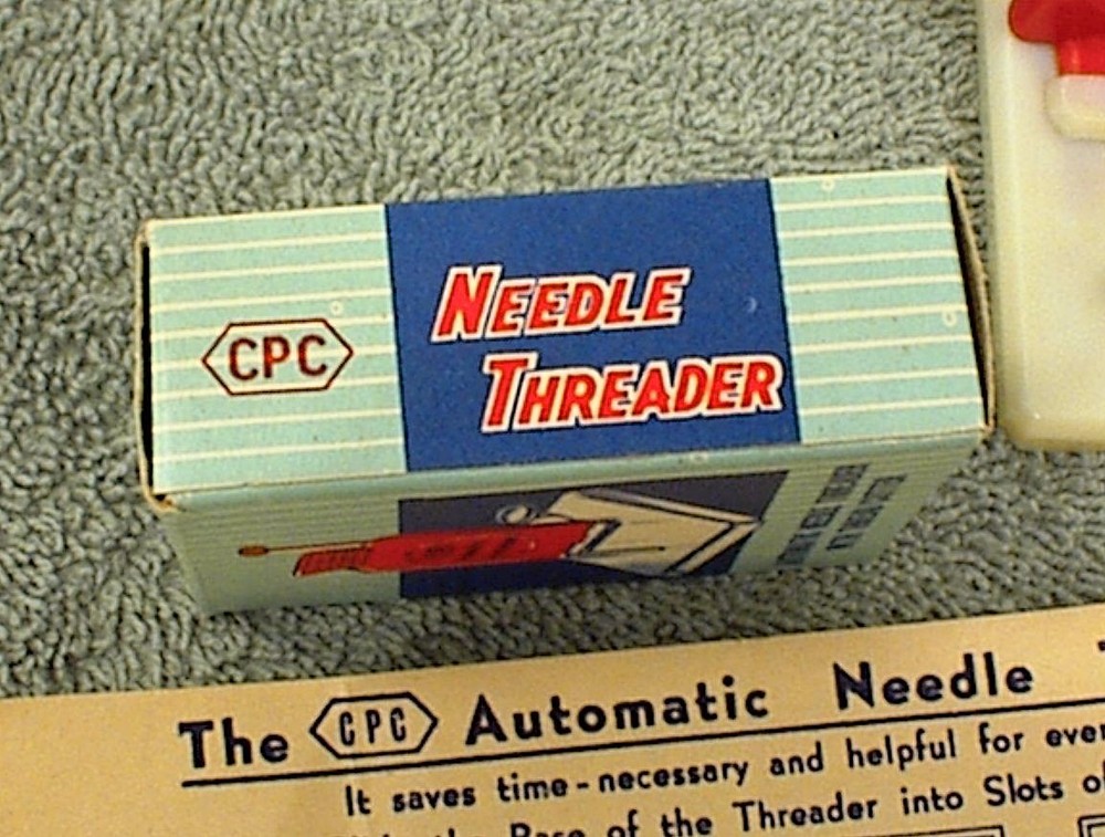 VINTAGE AUTOMATIC NEEDLE THREADER WITH CUTTER IN ORIGINAL BOX CPC