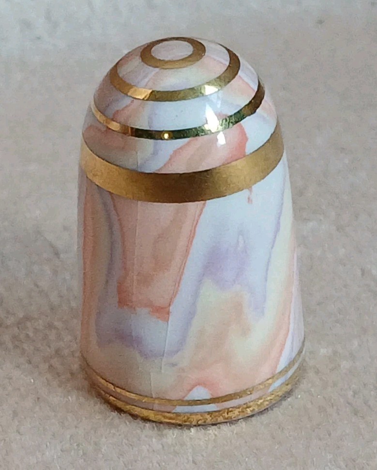 BOUCHER ORIGINAL AGATEWARE THIMBLE No 12 U2S2