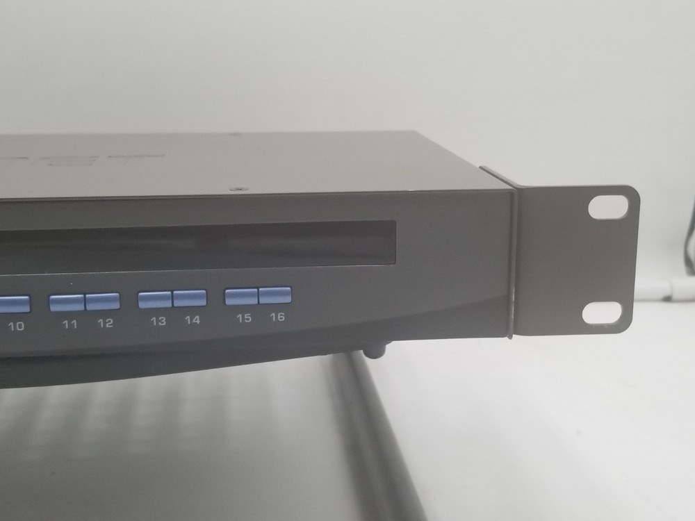 TRENDnet (TK-1603R) 16-Ports Rack-Mountable KVM / USB switch