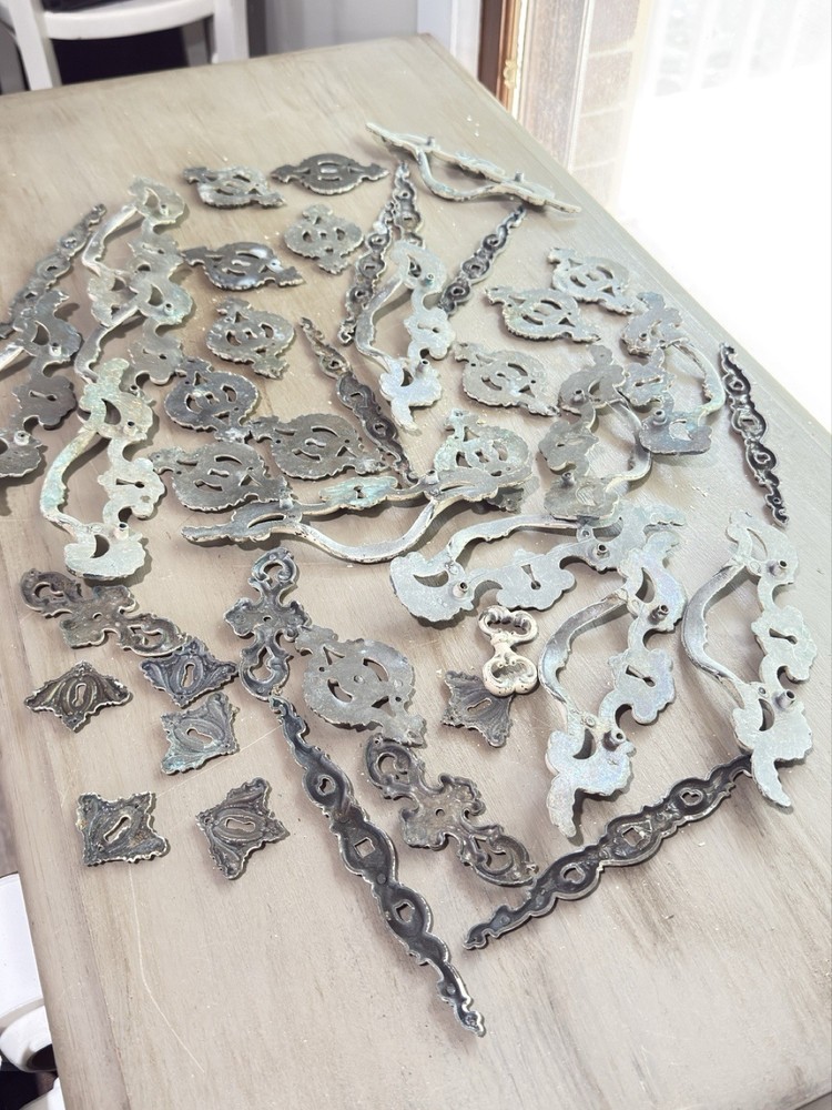 44pc VTG Drexel Heritage French Provincial Ornamental Drawer Knobs Pulls Accent