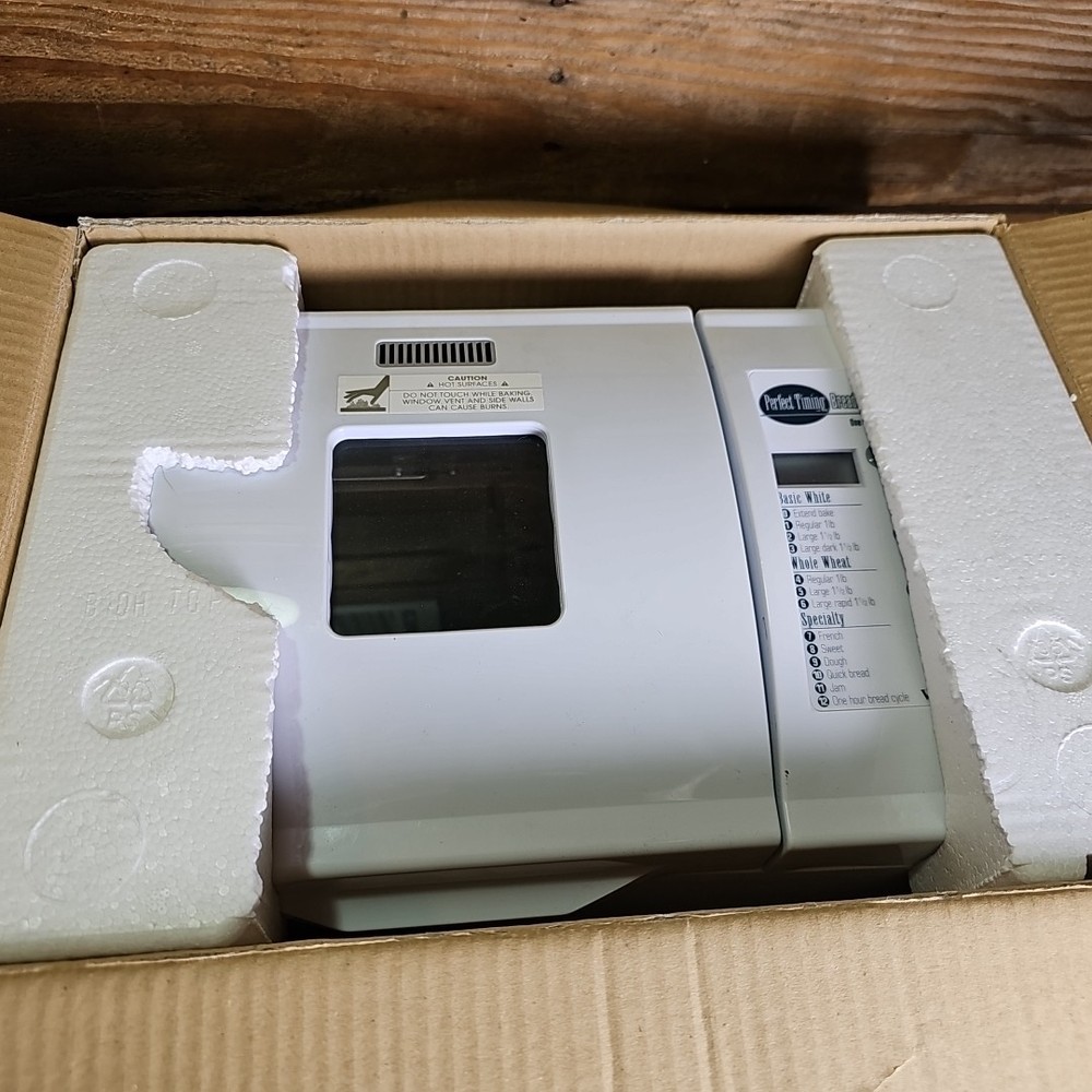 West Bend Perfect Timing Automatic Bread & Dough Maker #40126 (Open Box)