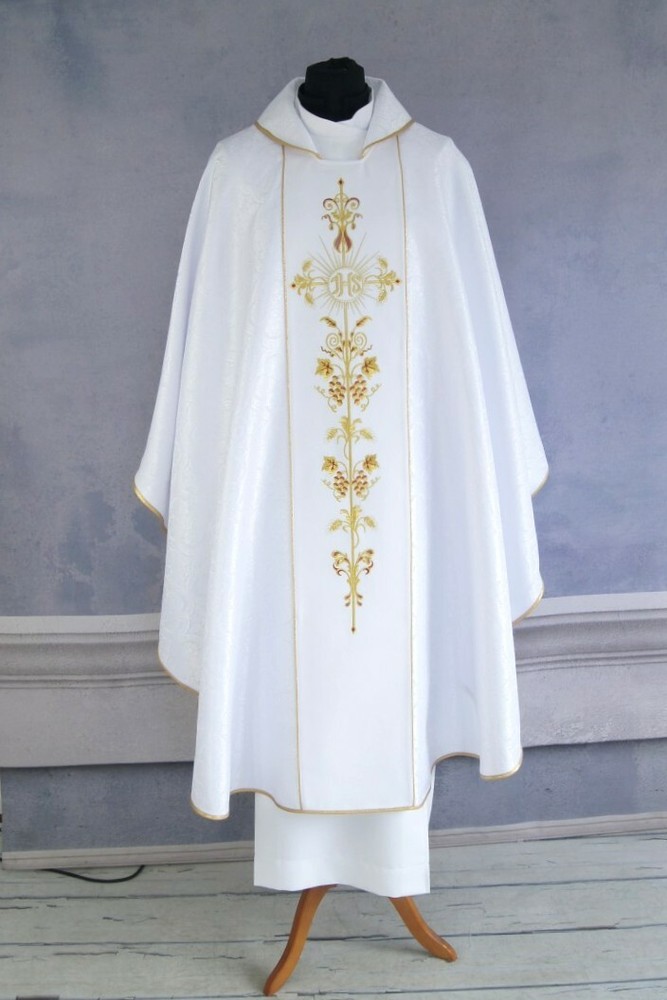CHASUBLE White Gothic Chasuble, damask, embroidery