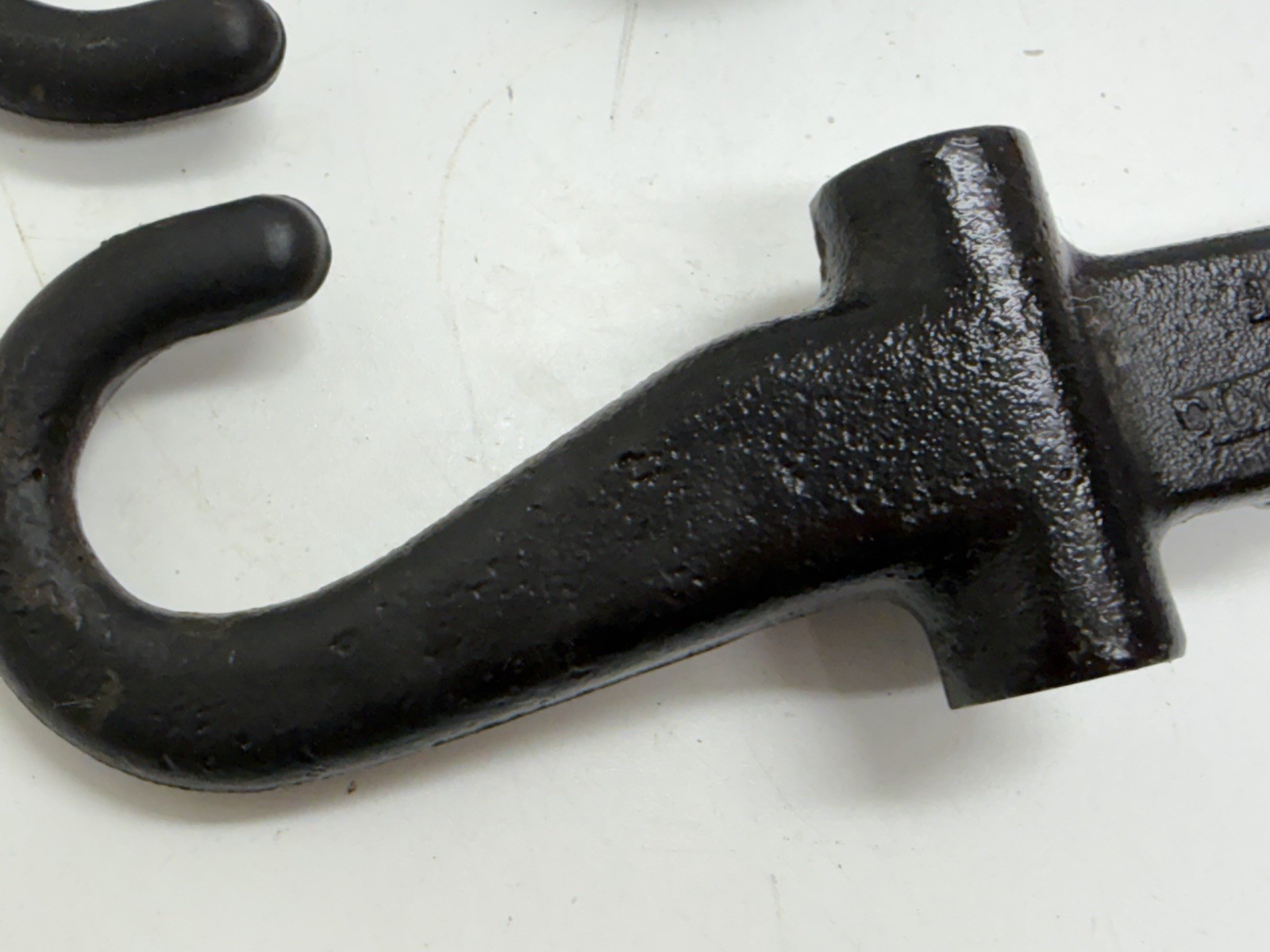 01 - 06 Chevy Silverado GMC Sierra HD 2500 3500 Front Tow Hooks & Hardware A45